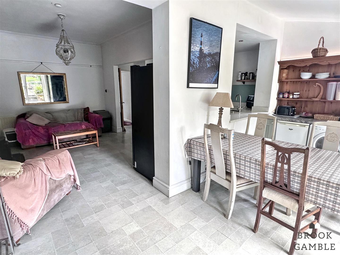 4 Bedroom House. Upwick Road in Eastbourne, East Sussex 11